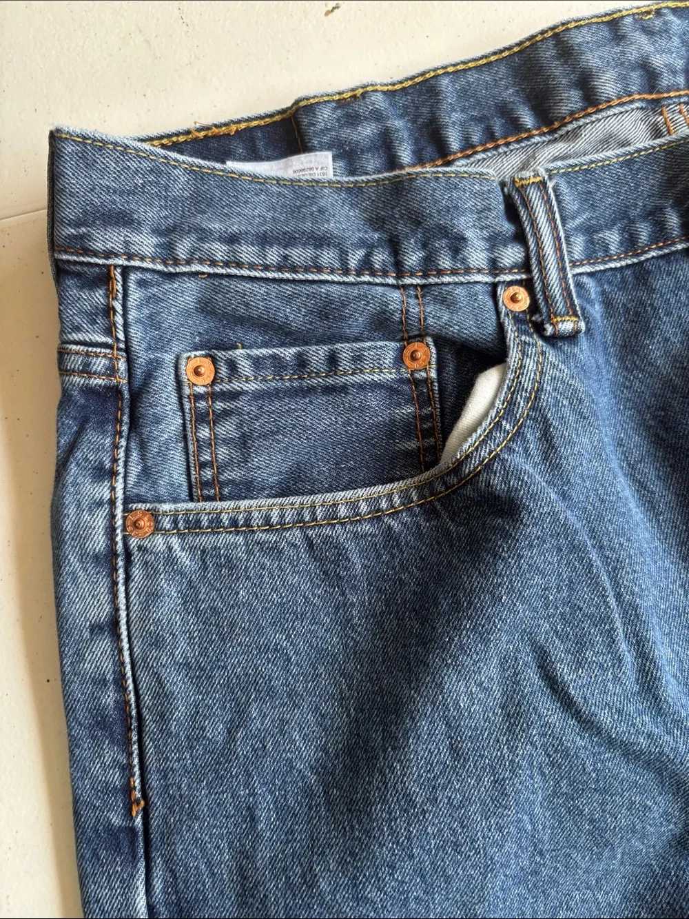 Levi's 550 Relaxed Fit Jeans in Medium Blue Denim 40/30